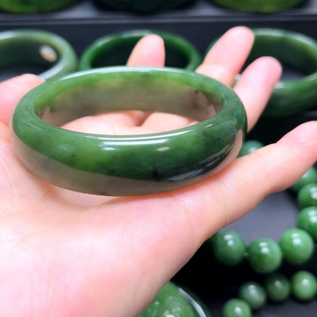 和田玉（碧玉）未镶嵌手镯