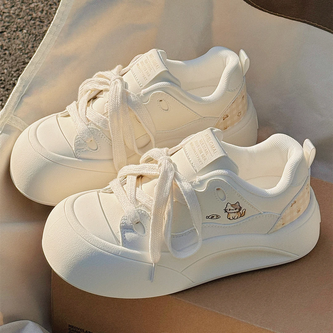 2026新款厚底小白鞋女百搭配阔腿裤韩系面包鞋女不累脚轻便休闲鞋