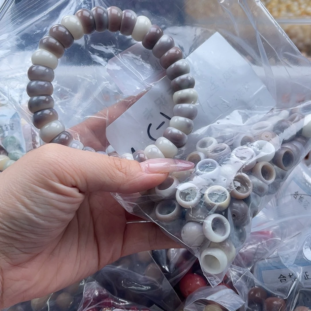 白玉菩提吊坠a微瑕13mm/30+3颗芋泥碗肠