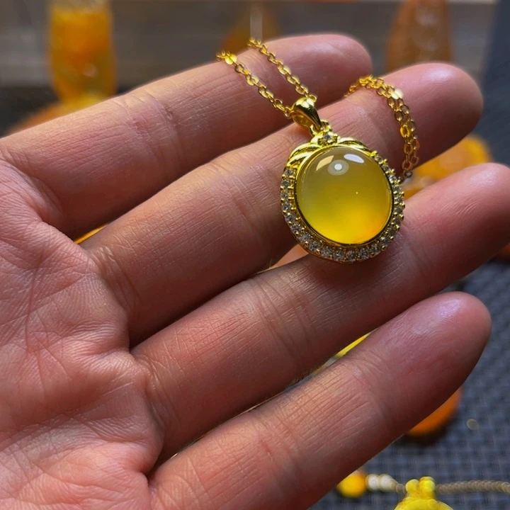 用***7石英质玉未镶嵌旦面