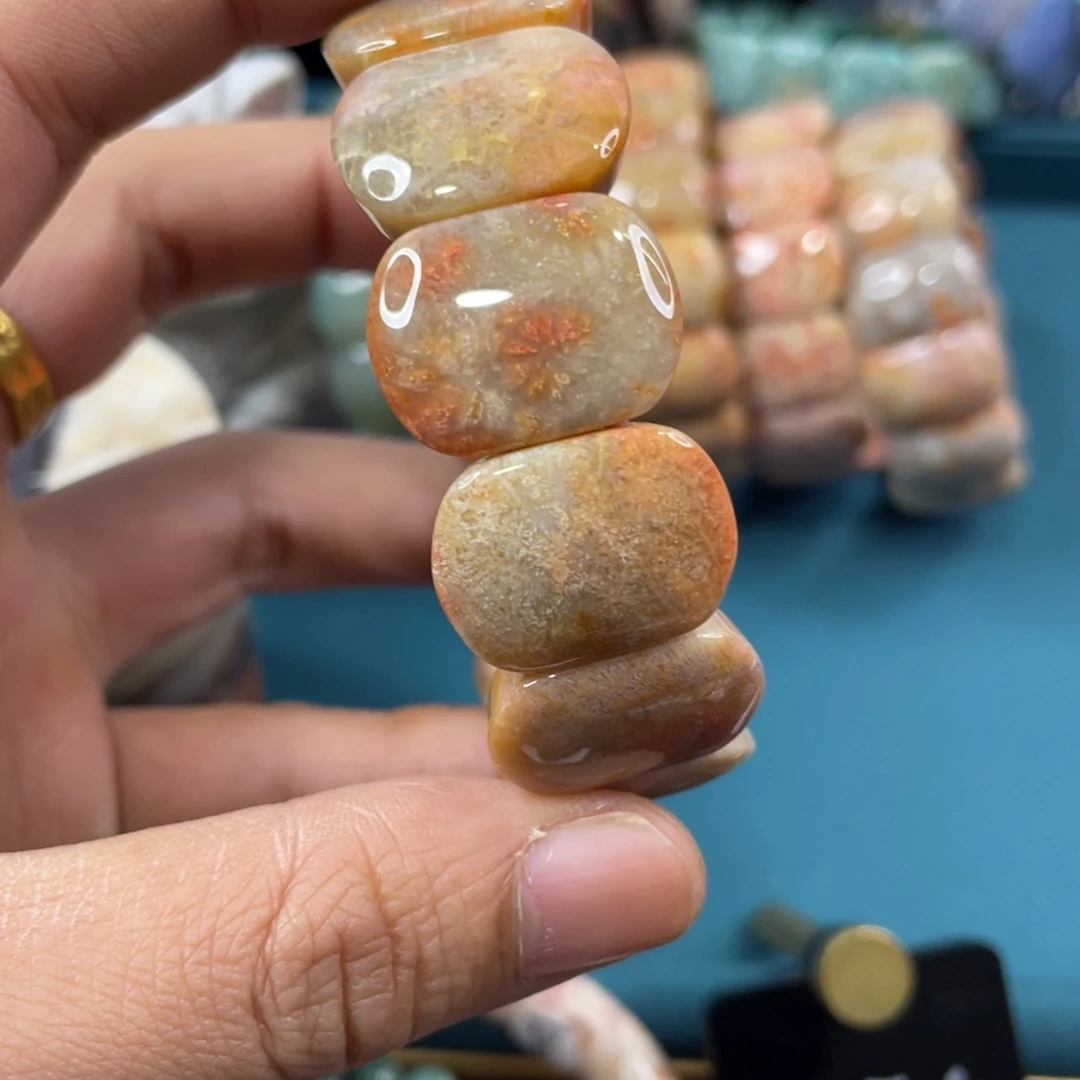 未镶嵌手镯硅化玉