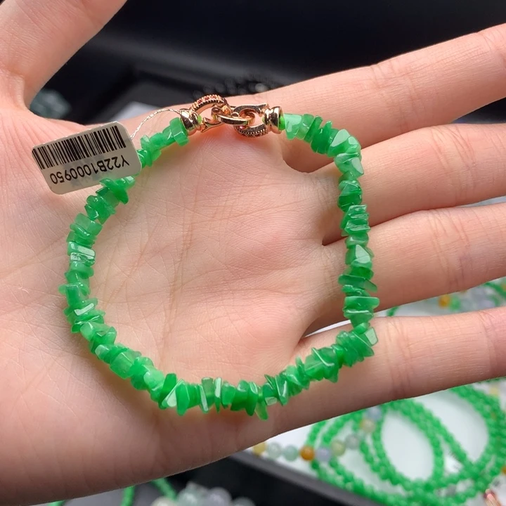 翡翠手镯未镶嵌翡翠