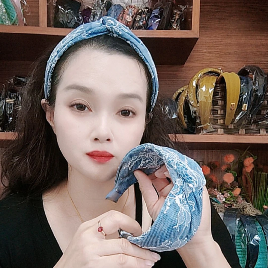 2025新款高颅顶发卡发箍女时尚钩花成人发捆头饰宽边压发洗脸头箍