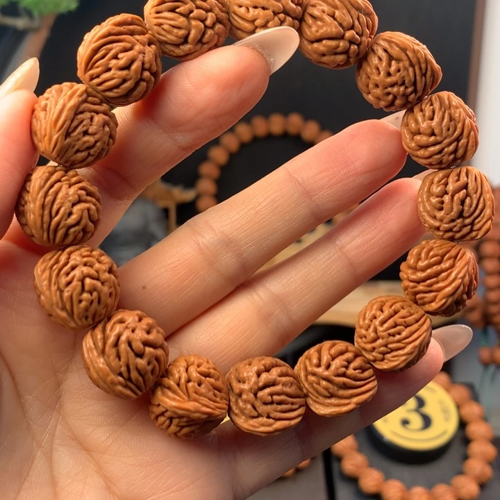 文玩核桃吊坠18刺龙