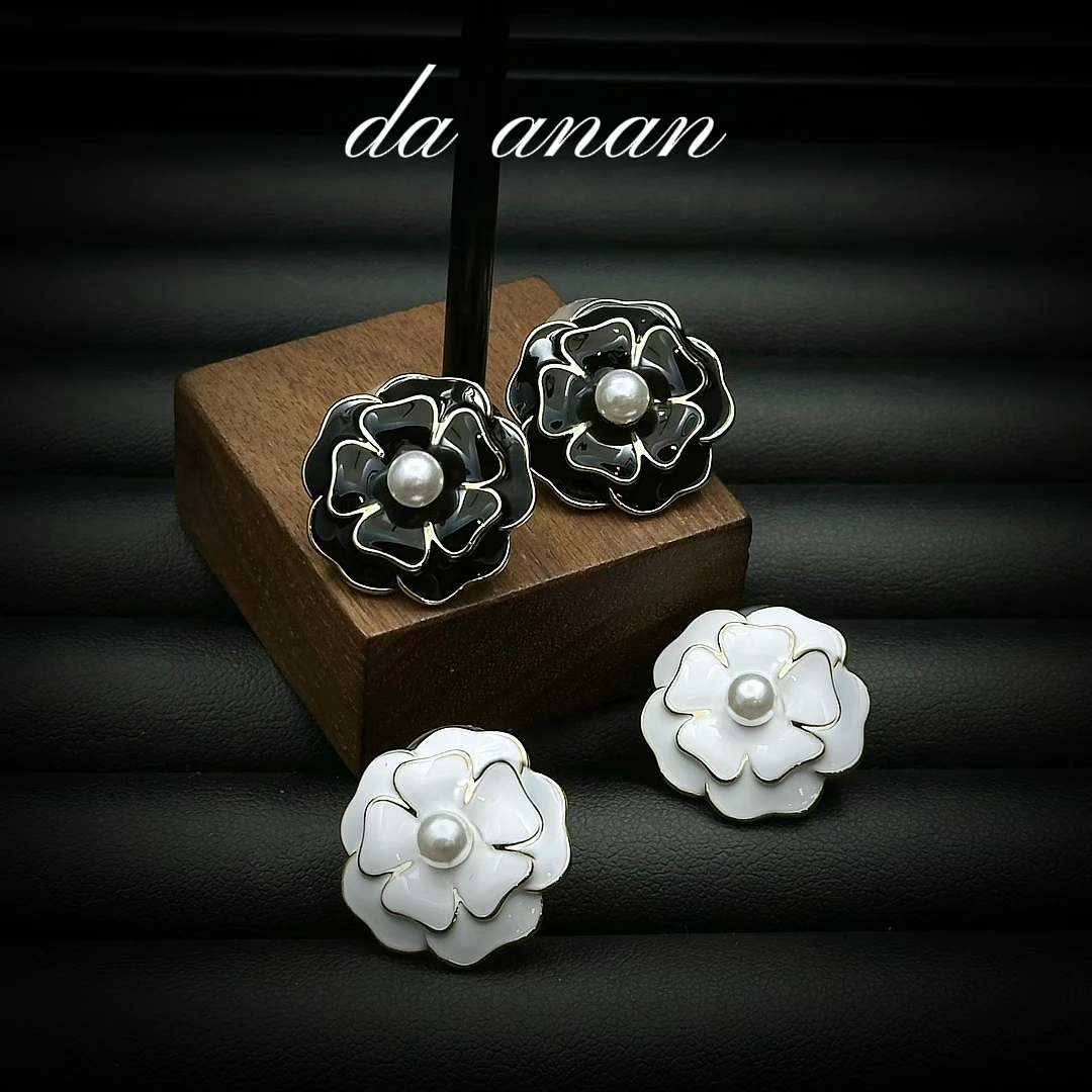 四店 铜合金耳饰 山茶花花朵法式百搭时尚耳饰女