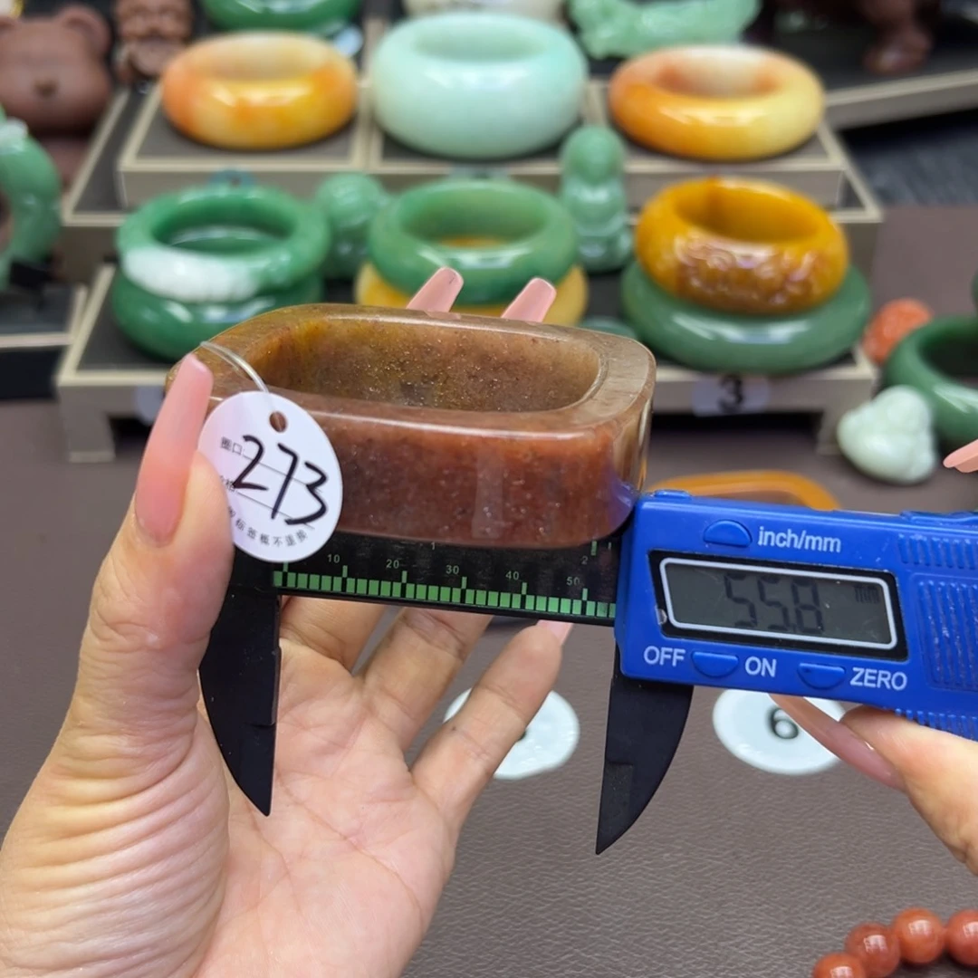 未镶嵌手镯石英岩玉