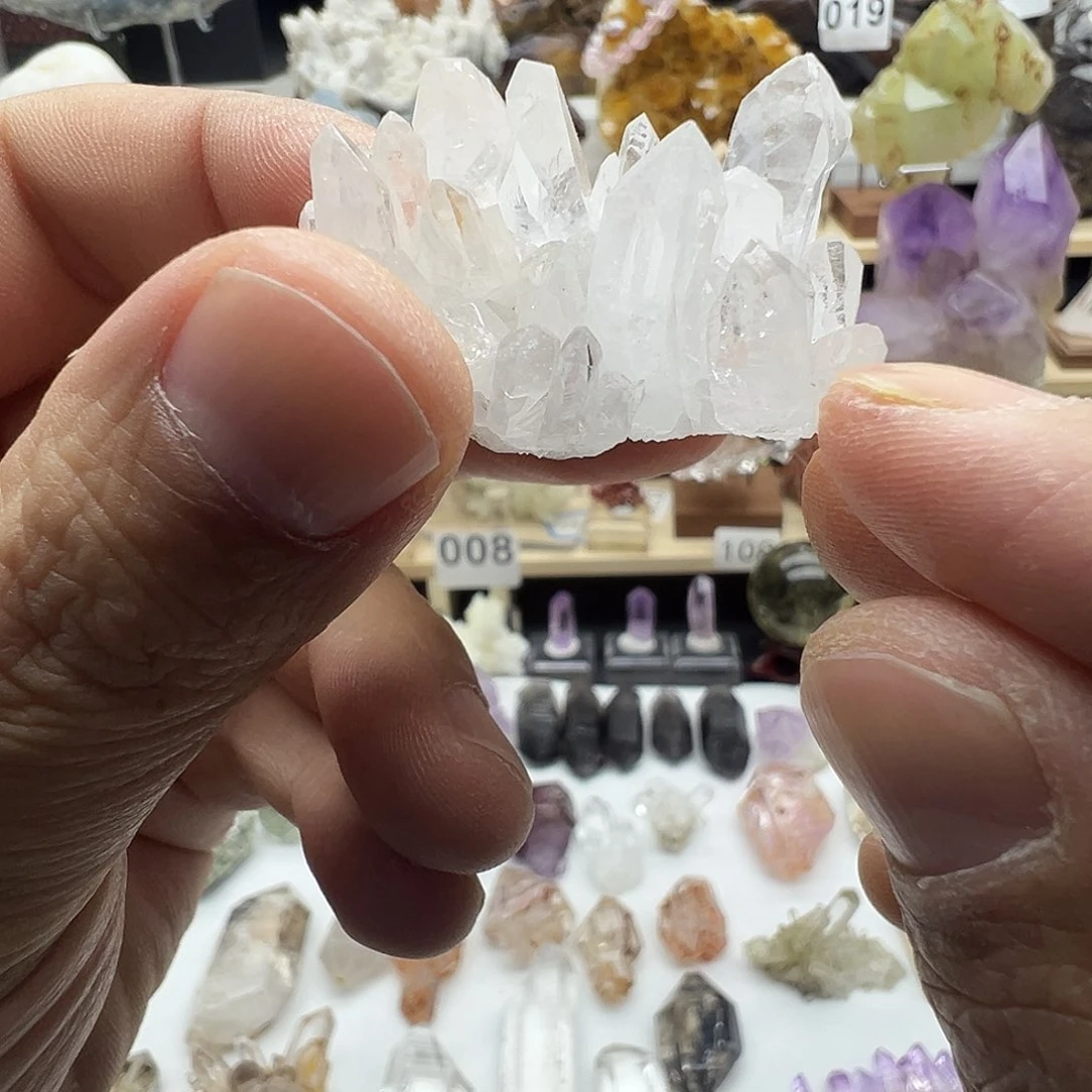 石材马达加斯加水晶簇家居摆件