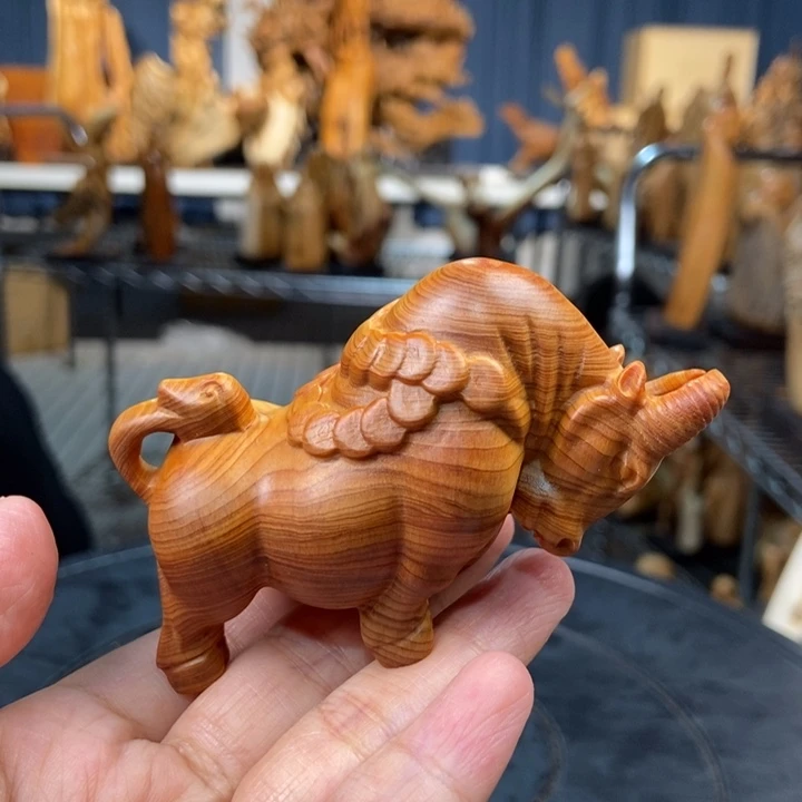 柏木（崖柏）手把件金钱牛