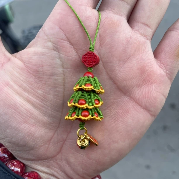 含辰砂工艺品高含量朱砂红砂设计款圣诞树包包挂手机挂坠