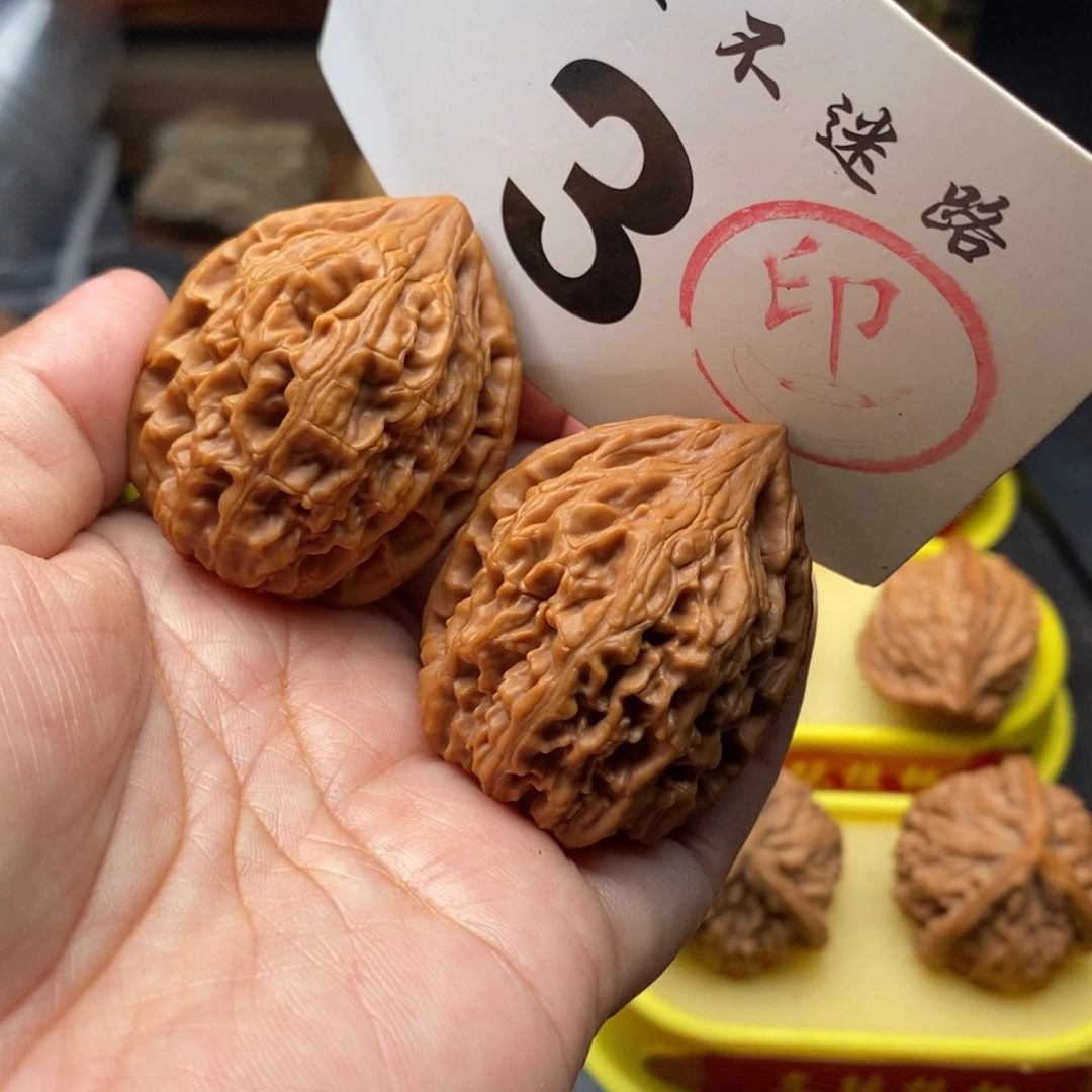 文玩核桃把件37老树鸡心