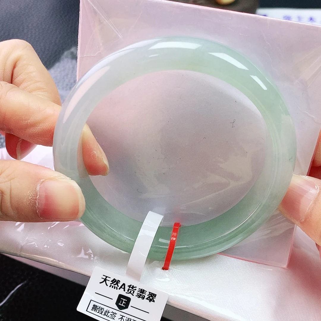 翡翠手镯未镶嵌58圈