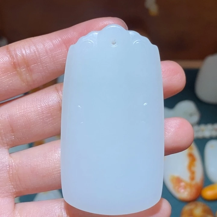 抖***a和田玉未镶嵌颈饰