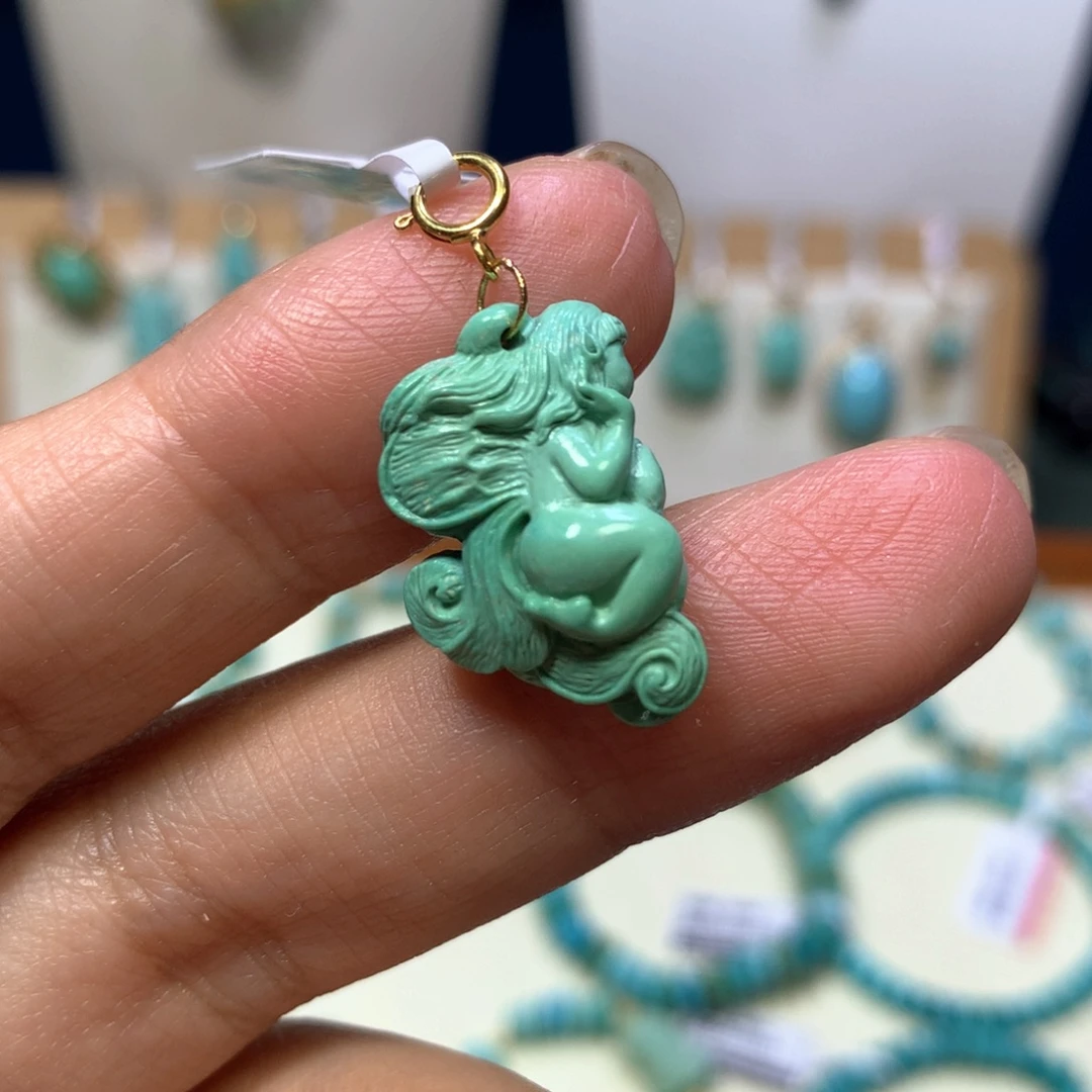 18K金镶嵌绿松石蝴蝶仙子