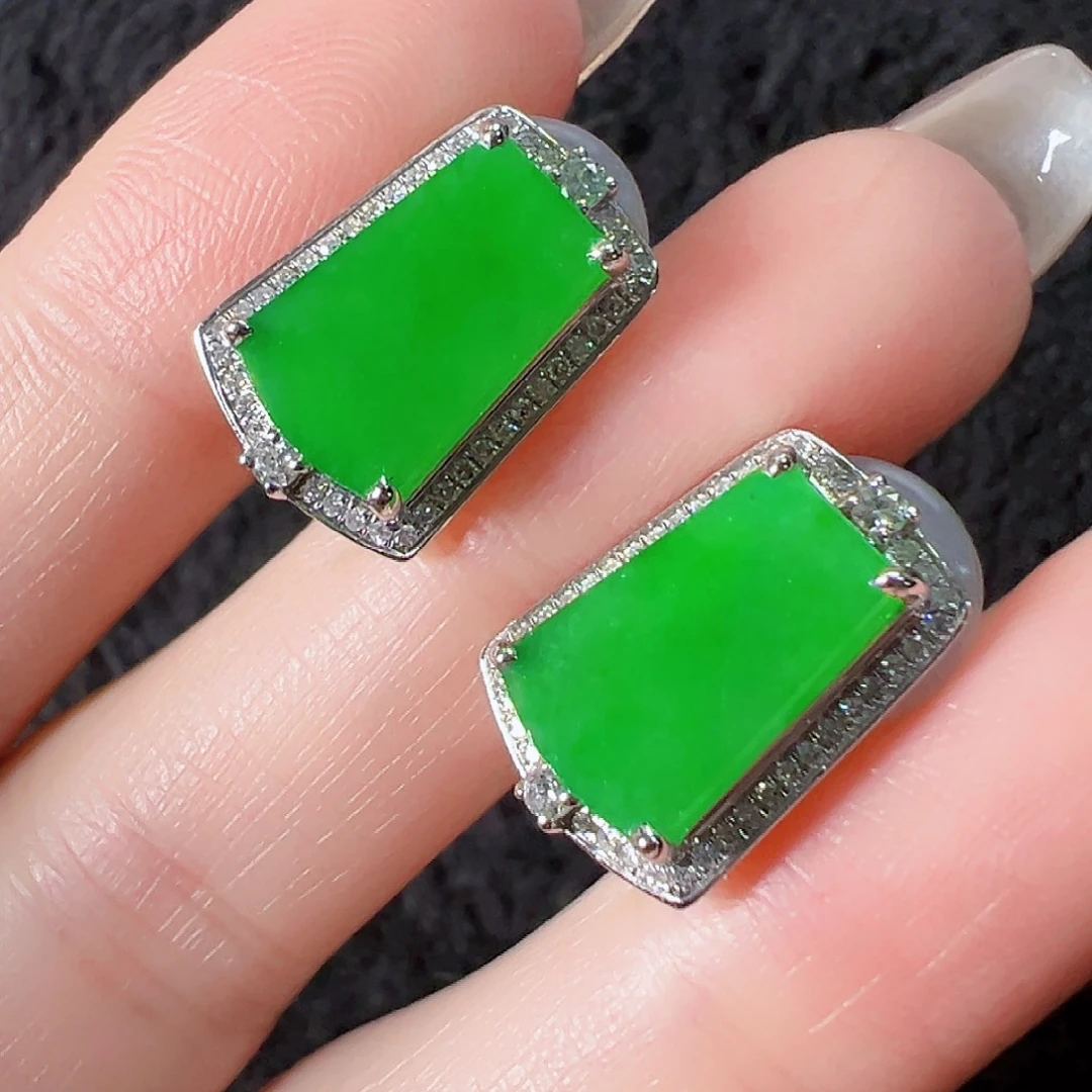 翡翠18K金镶嵌耳饰签收后24小时鉴赏期，过时不退