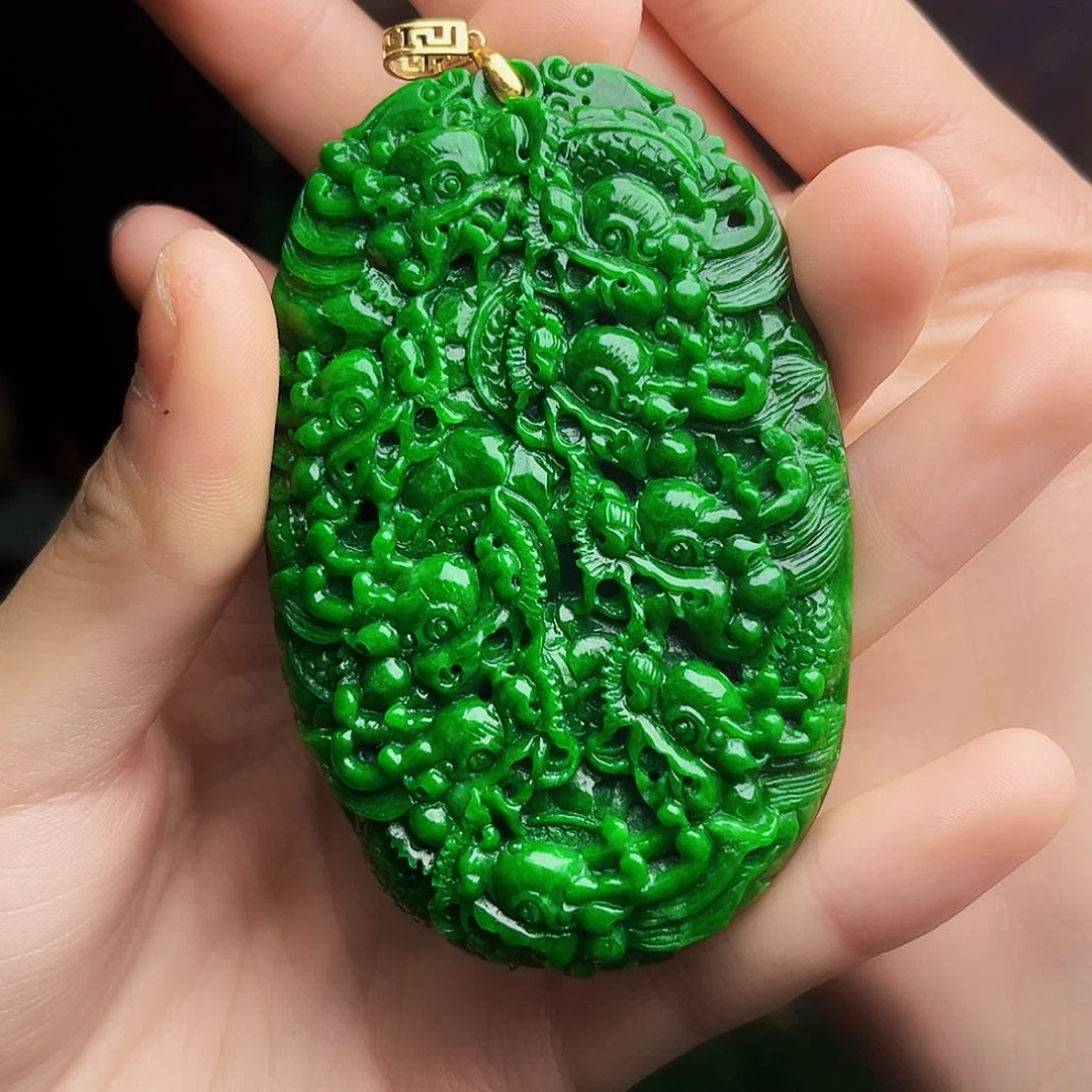 颈饰18K金镶嵌翡翠多样性