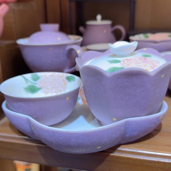 夏***。茶杯里的水也太甜太治愈