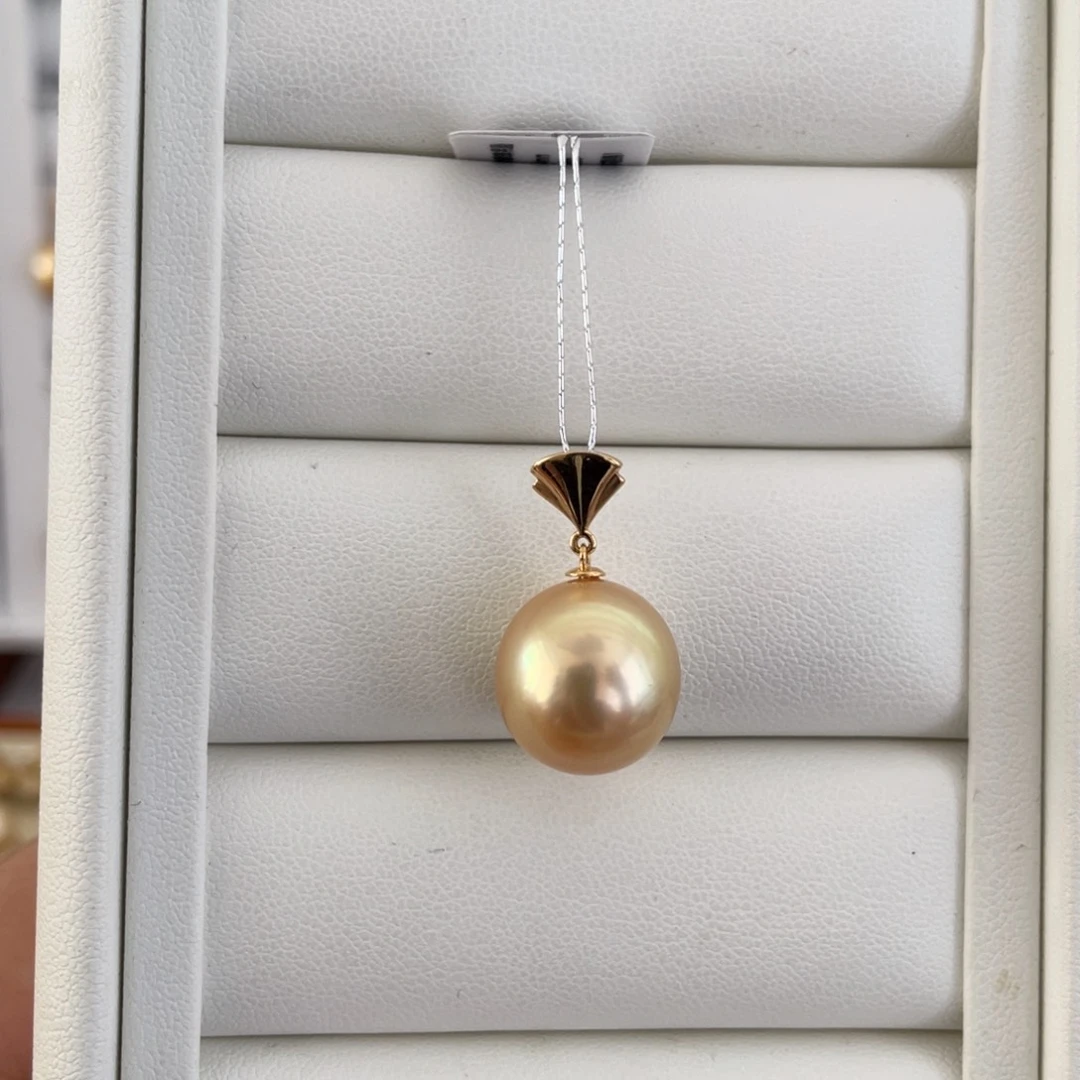 18K金镶嵌海水珍珠颈饰13.3kk