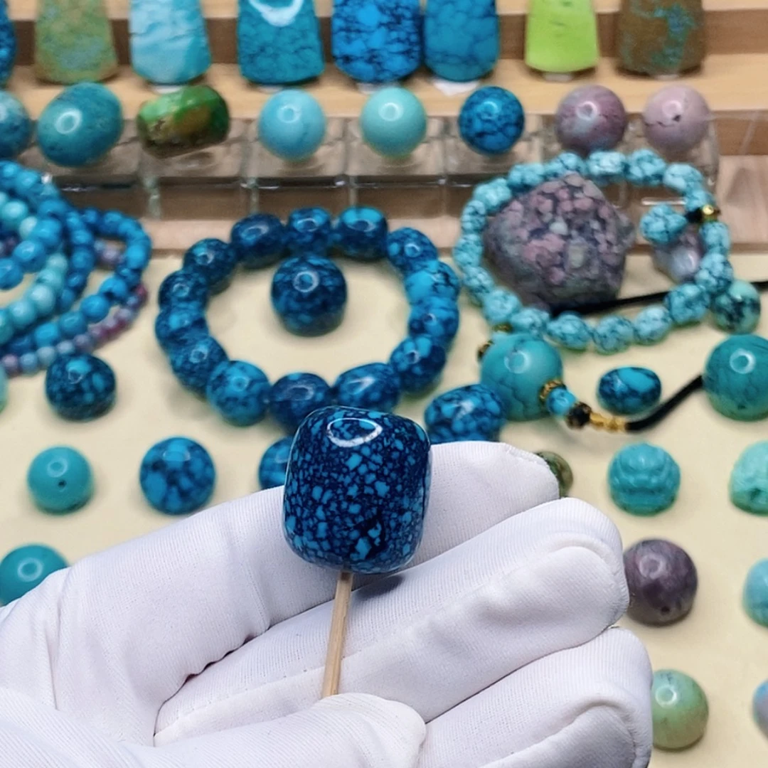 绿松石未镶嵌珠宝奇石