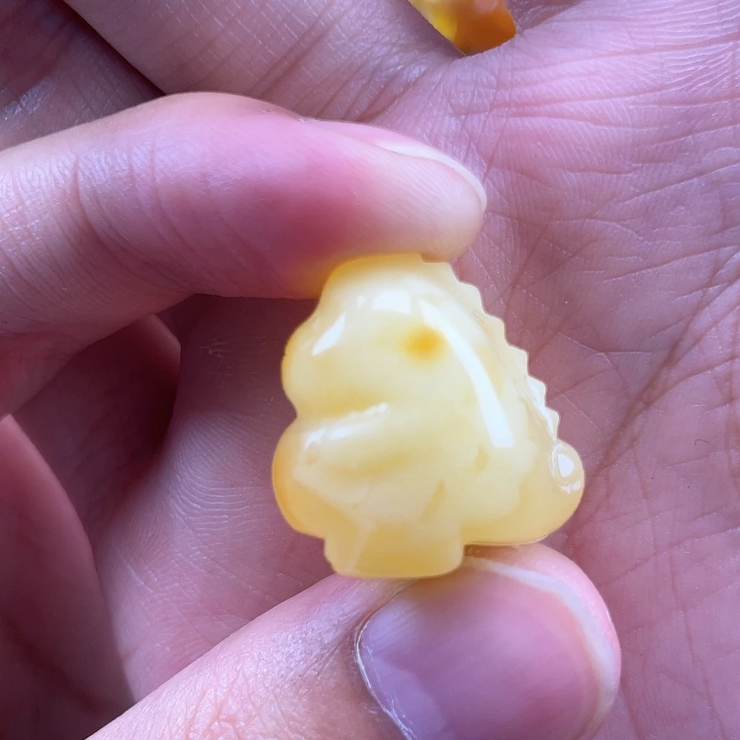 琥珀裸石未镶嵌蜜蜡