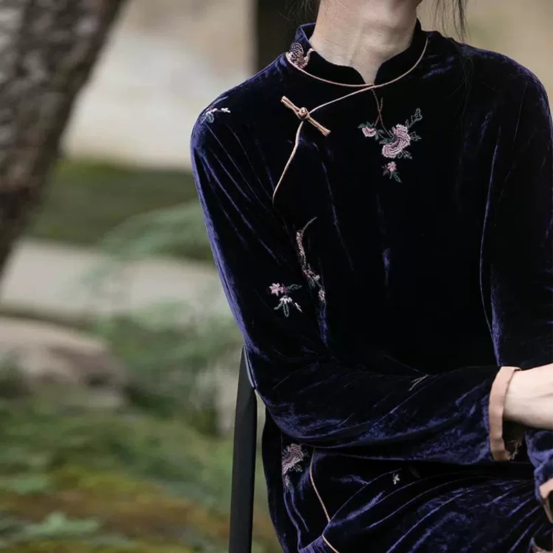 牧衣游原创 偏襟刺绣丝绒连衣裙新款立领东方气质改良旗袍 待清风