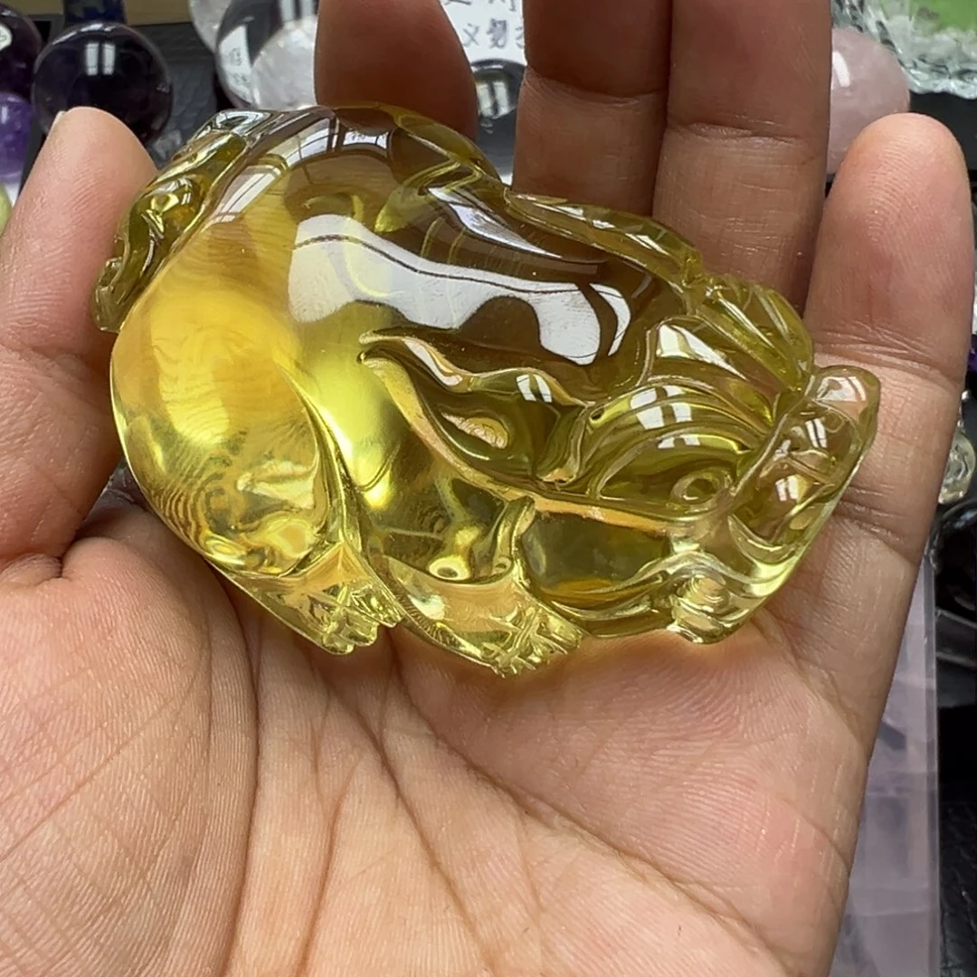 水晶摆件未镶嵌水晶?**甜