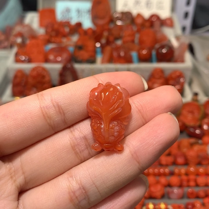 【闪购商品】未镶嵌小金鱼南红玛瑙