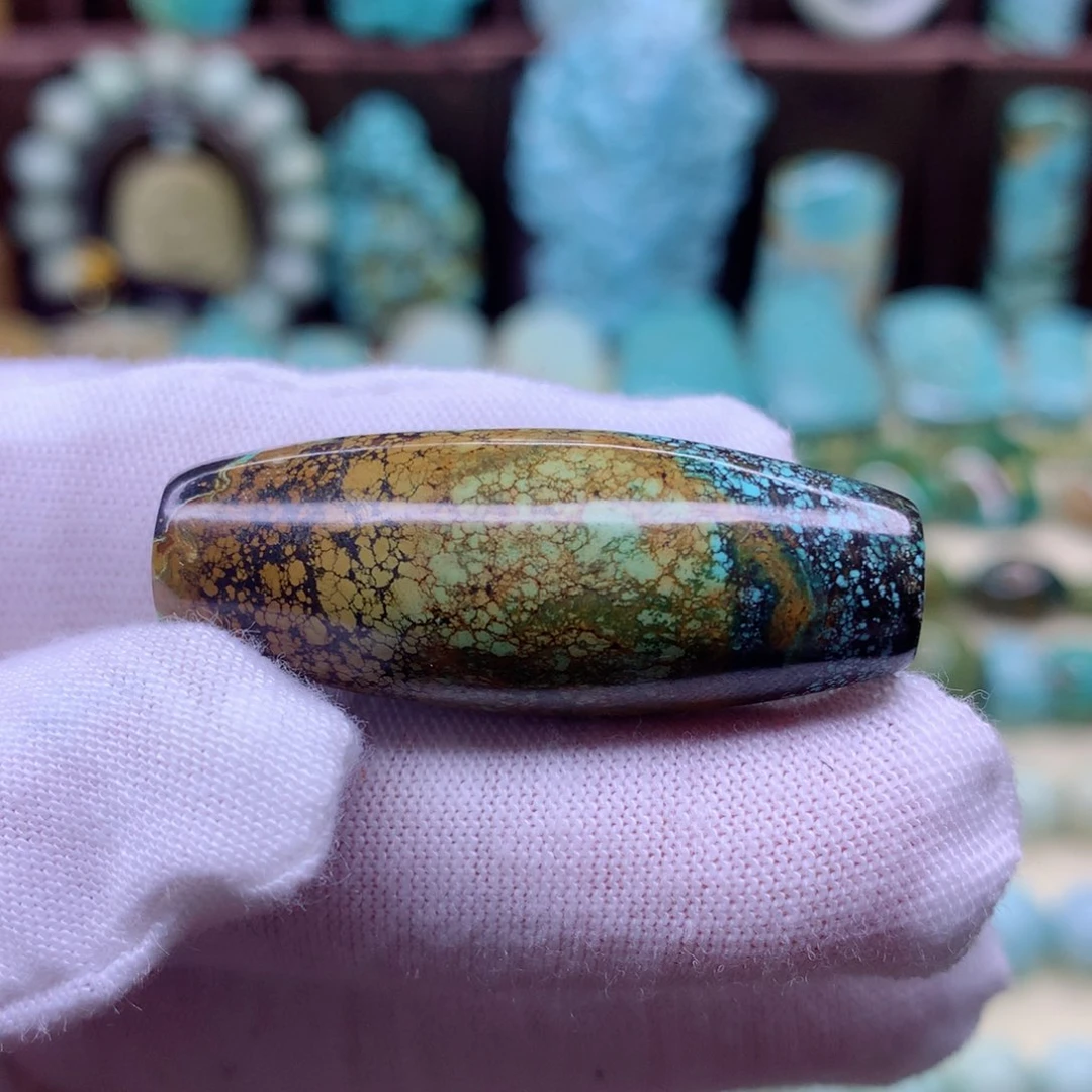 绿松石颈饰未镶嵌