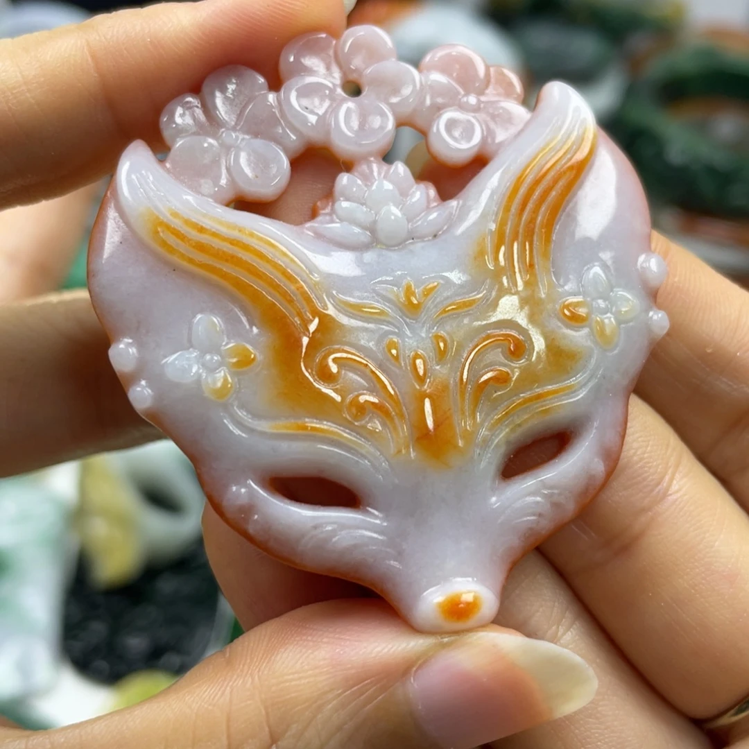 翡翠未镶嵌颈饰牌子