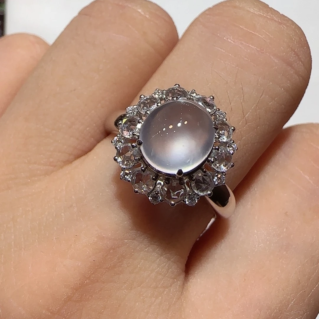 翡翠18K金镶嵌戒指蛋面