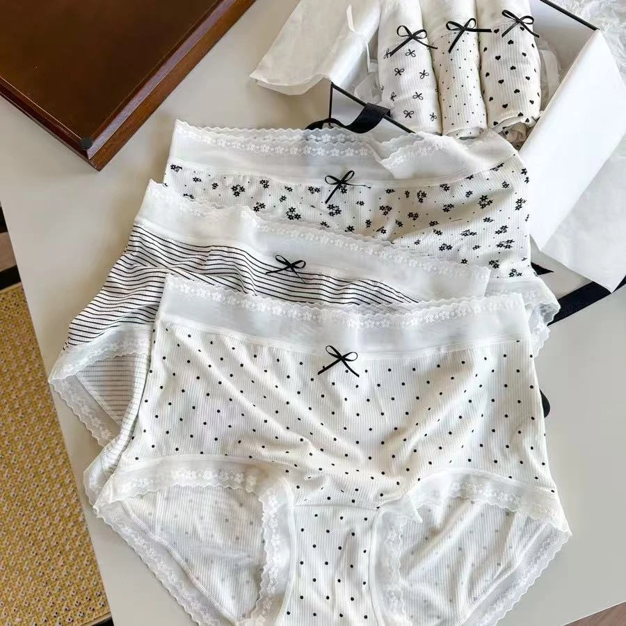 80-130斤 中高腰波点少女时尚舒适女士三角内裤短裤女 黑桃印花