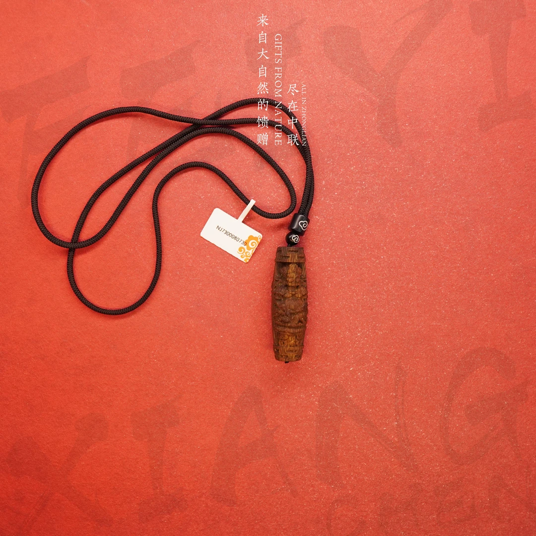 F52沉香【正区达拉干满油桶柱吊牌—财神】11.5g-NJ7300080730