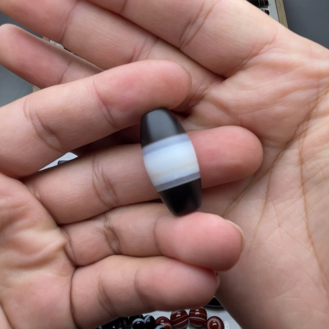 小***雀玛瑙/玉髓未镶嵌颈饰