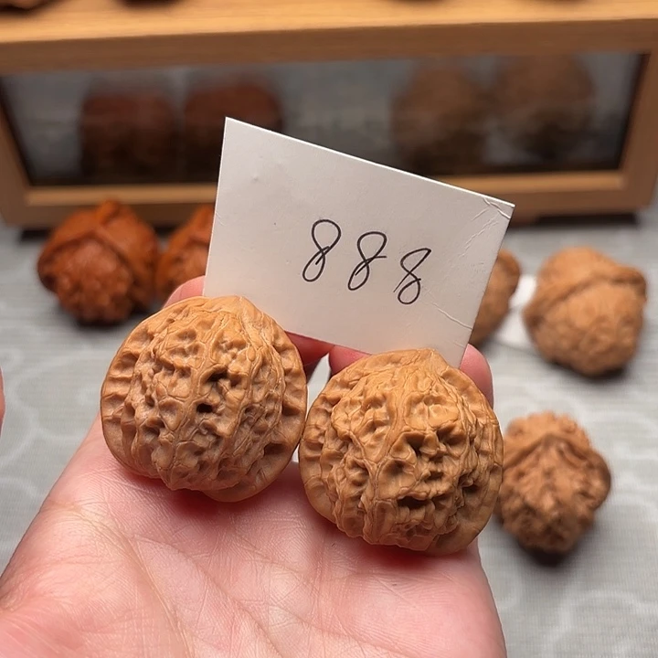 文玩核桃吊坠35金鱼