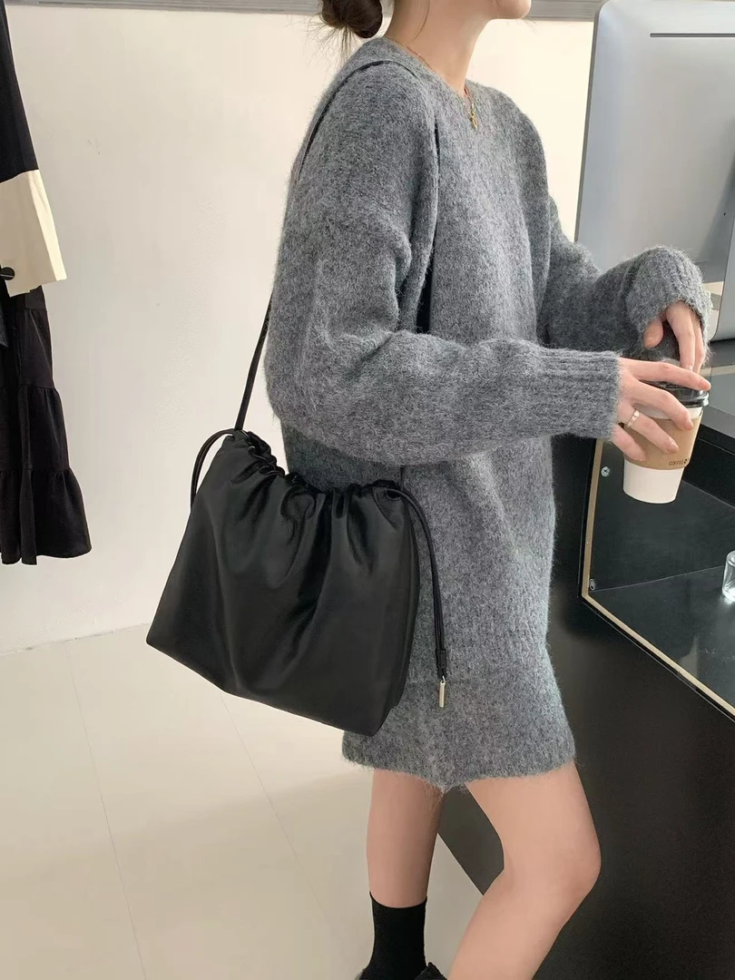 【慕懿时袋】小众设计头层牛皮云朵包抽绳单肩托特水桶包60266