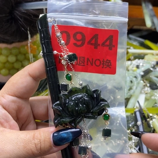 晓***米蛇纹石玉未镶嵌发簪