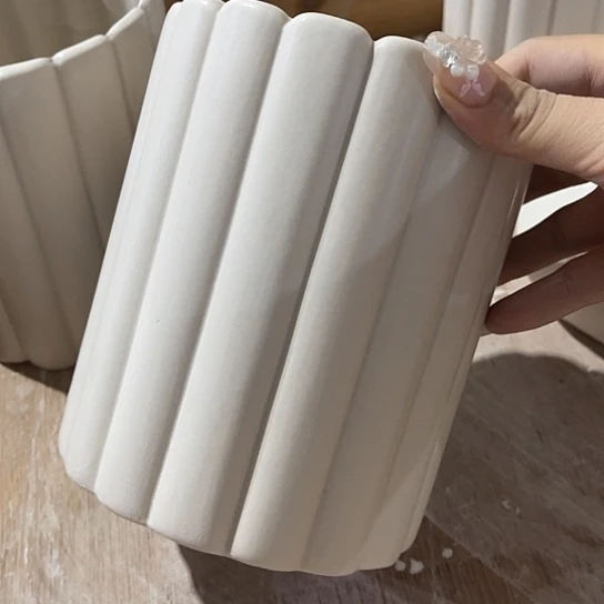 多肉绿植陶瓷花盆9.9包邮，有孔