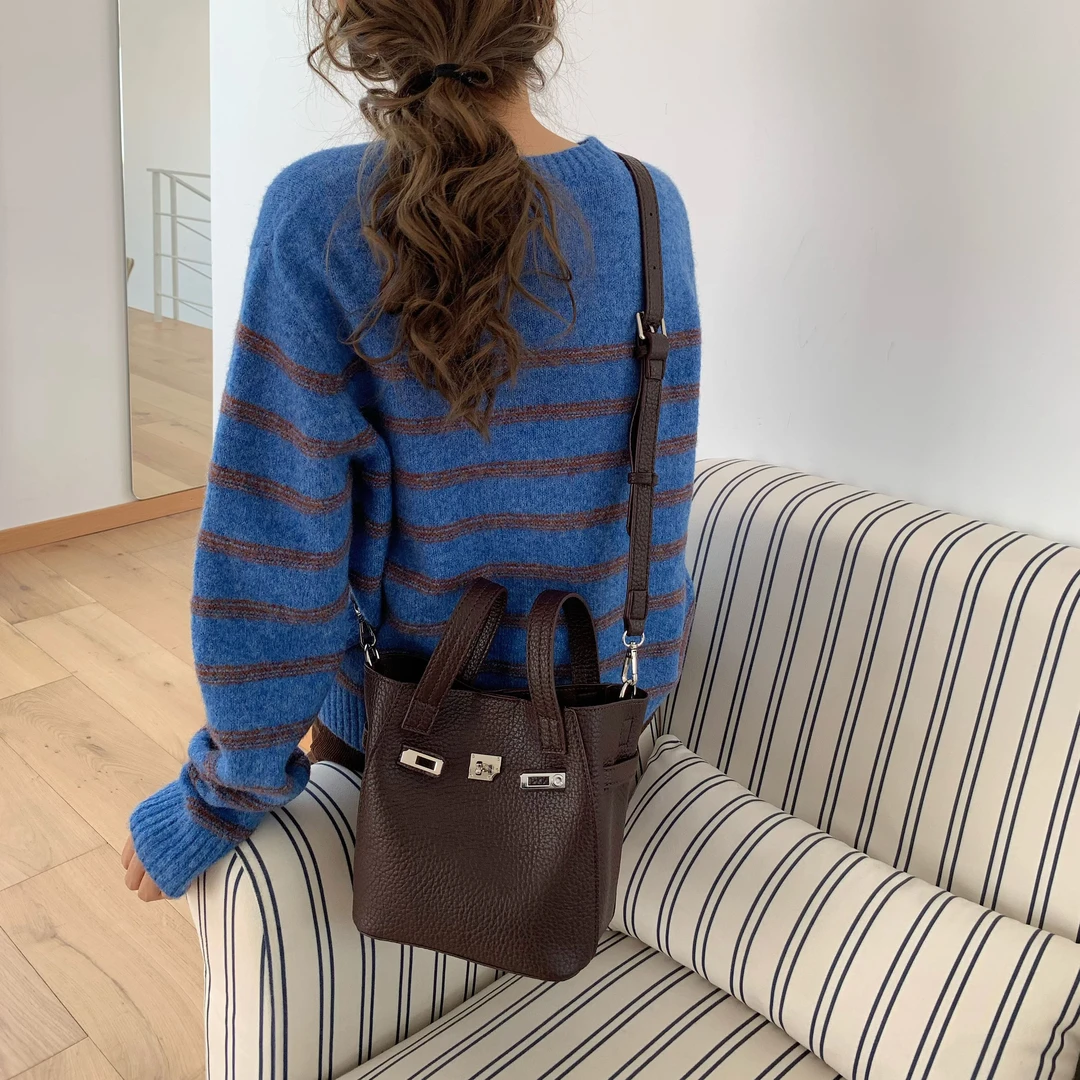 竹笋喵喵 韩系软皮水桶手提包女2025秋冬时尚通勤小众百搭斜挎包