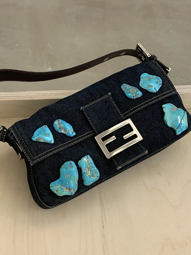 99新 FENDI/芬迪 HIHI/牛仔外缝线银扣法棍腋下包/12132404