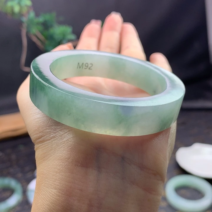 定制翡翠未镶嵌嫣然一笑