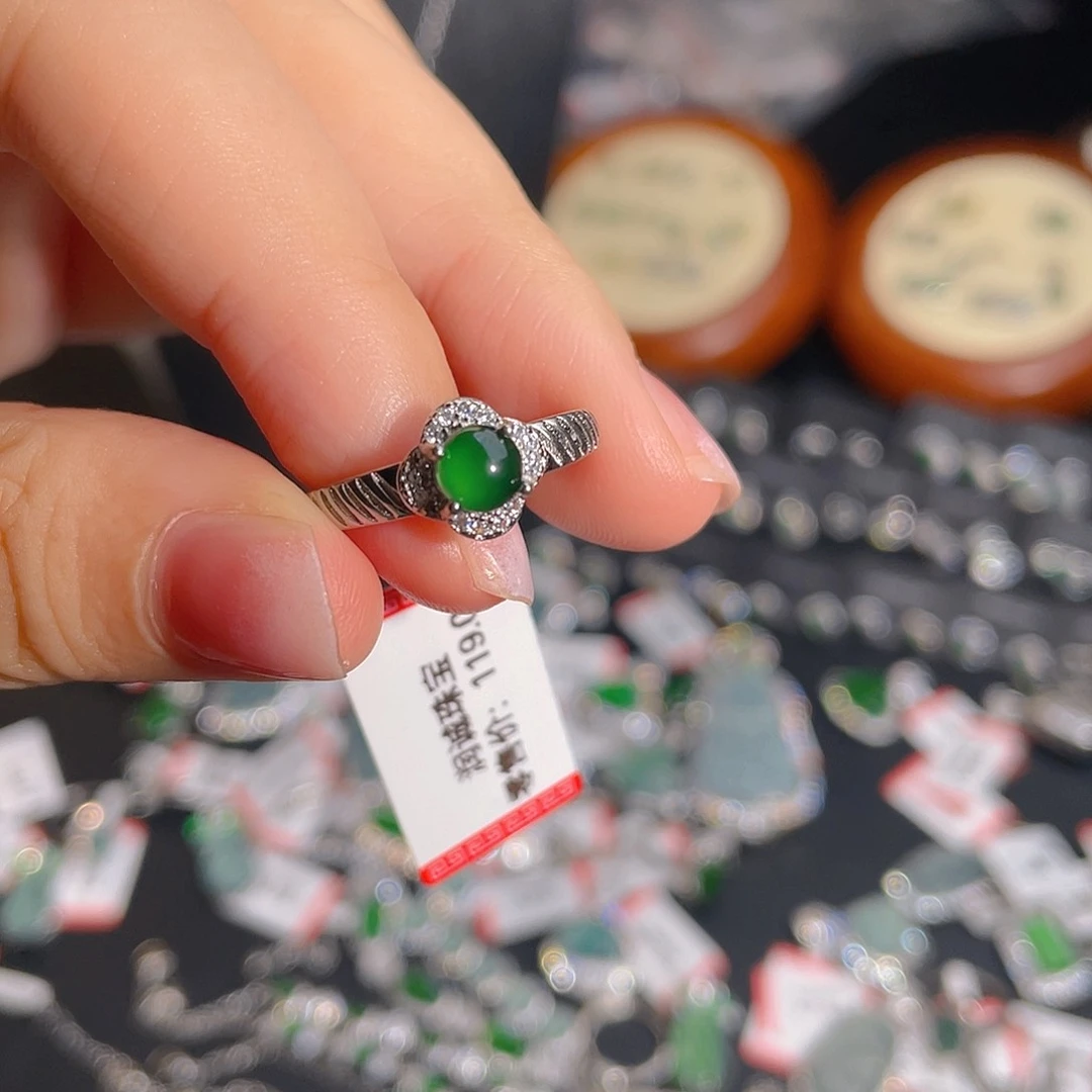 翡翠未镶嵌耳饰戒指