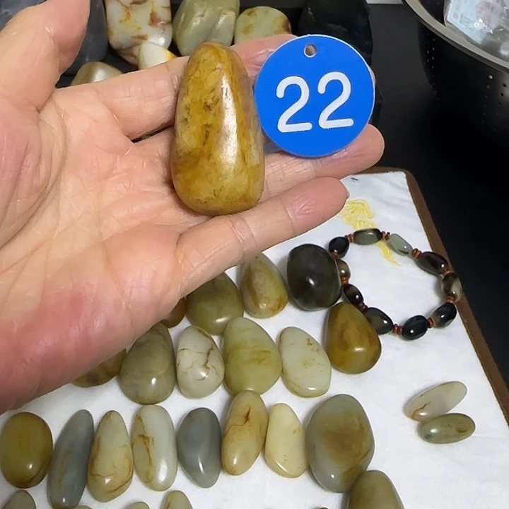 和田玉（糖玉）未镶嵌颈饰