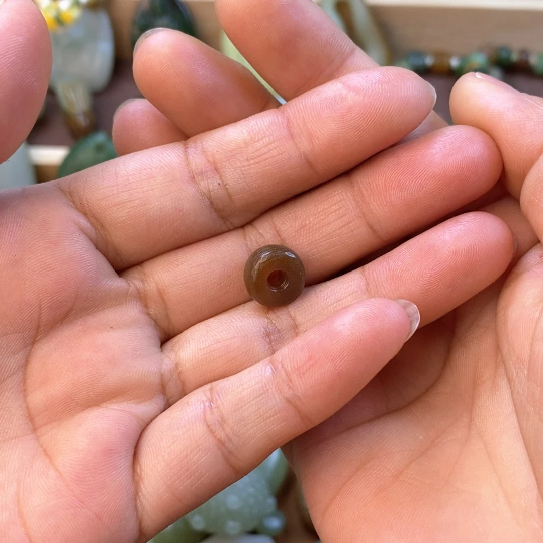 小***幸和田玉（糖玉）未镶嵌颈饰