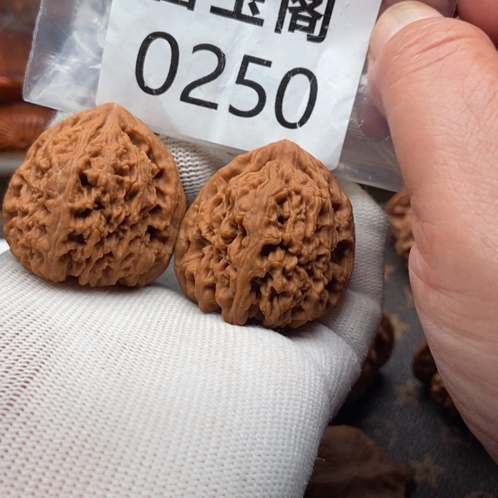 吊坠文玩核桃南疆石全品39