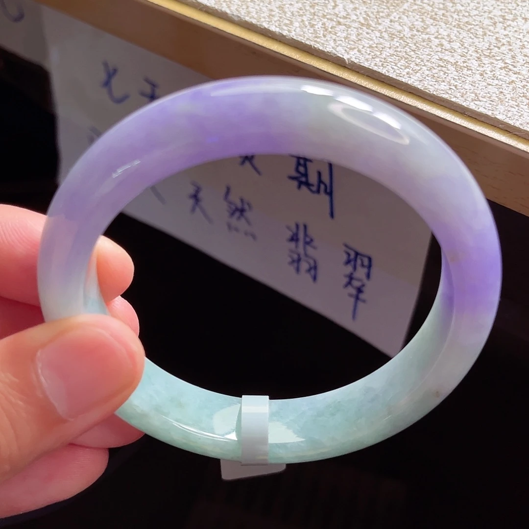 翡翠手镯未镶嵌手镯