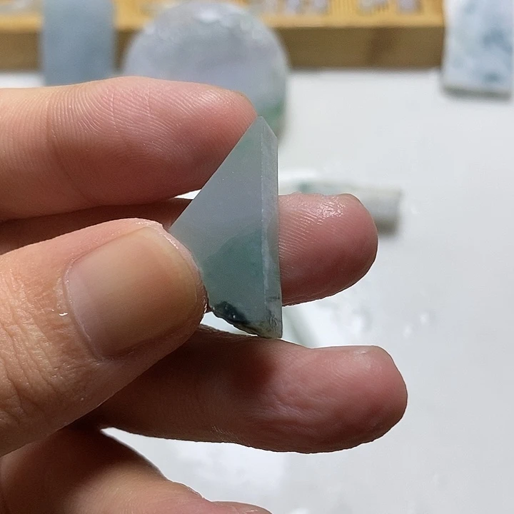 0***1翡翠未镶嵌颈饰材料