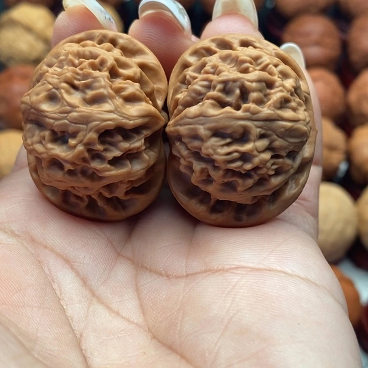 核桃精品文玩核桃手捻宫灯