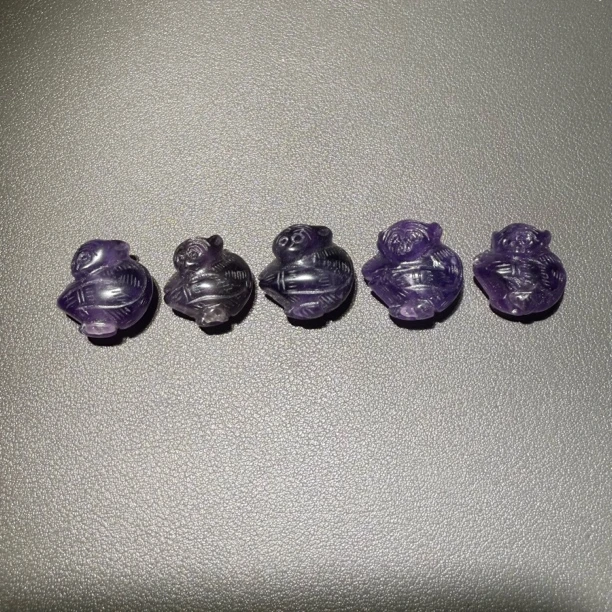 清代紫水晶猴一个（大小不一，颜色不一，随机发）