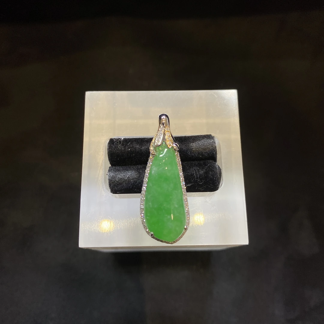 【夏阳翡翠】缅甸天然a货翡翠18k镶嵌甜阳绿瓜吊坠