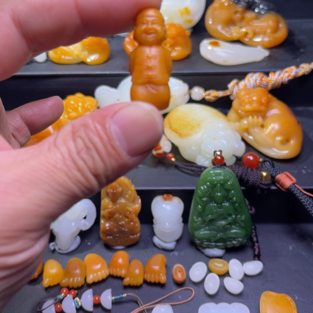 勇***哥和田玉未镶嵌颈饰