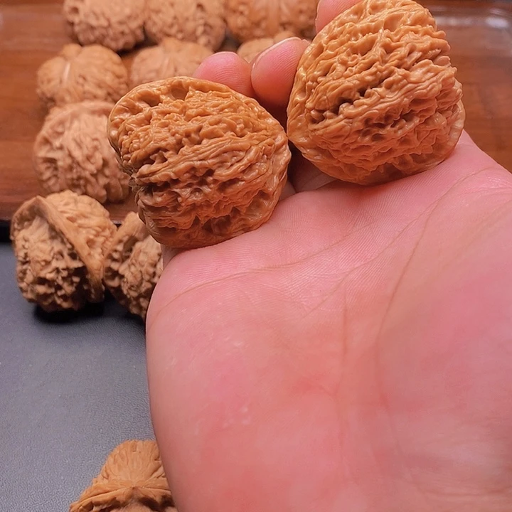 文玩核桃吊坠南疆石对歪42全品